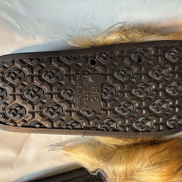 New in Box Fur Story Womens Furry Slippers Size 8 Black/Brown Faux Racoon - Picture 3 of 6